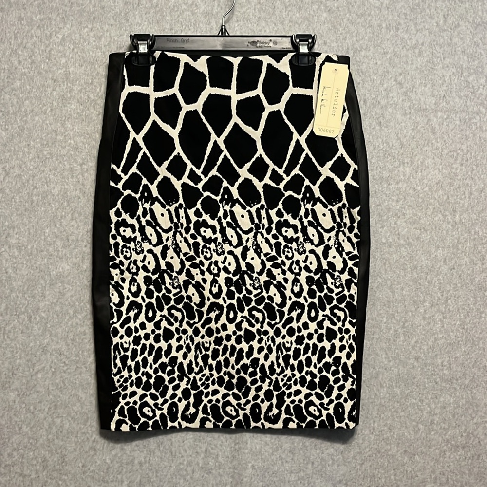 NWT Animal Print Leopard Pencil Skirt Faux Leather Black White Womens 10